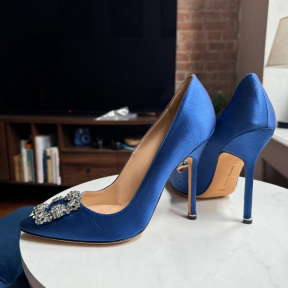 Manolo Blahnik Blue Satin Embellished Pumps - Picture 4 of 7